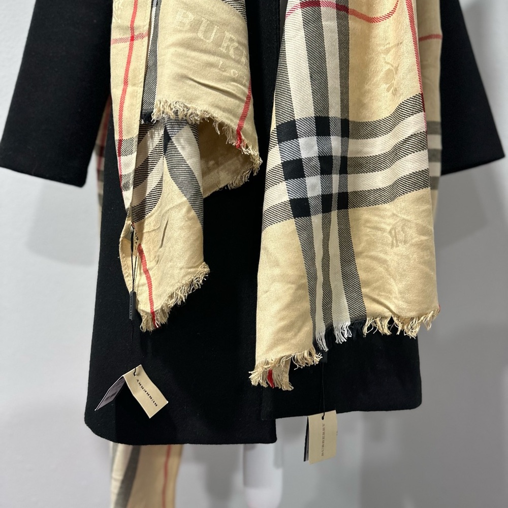 Burberry Classic Check Scarf in Cream and Black - Picture 2 of 9